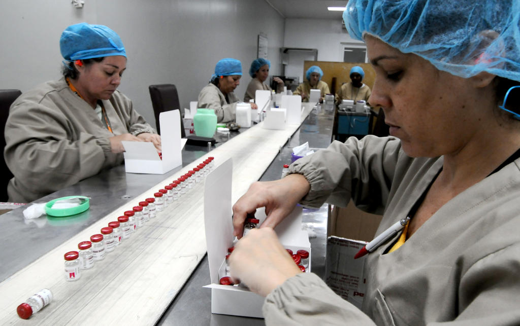 La economía cubana precisa de empresas eficientes y competitivas como las del sector biotecnológico. Foto: Roberto Carlos Medina