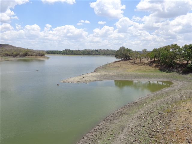La presa Cacoyugüin, fuera de servicio por el bajo nivel, se beneficiará con la construcción de una conductora, proyectada desde otro cercano embalse, Santa Clara.