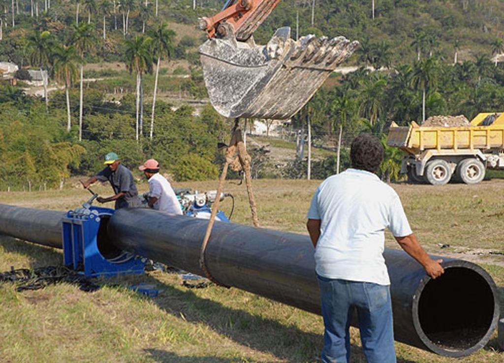 En el contexto actual, los servicios hidráulicos demandan mayor consagración y profesionalidad. Foto de Evelio Tellería
