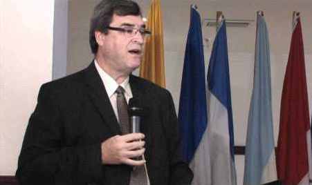 Joaquín Molina representante de las organizaciones Mundial y Panamericana de la Salud . Foto tomada de Prensa Latina