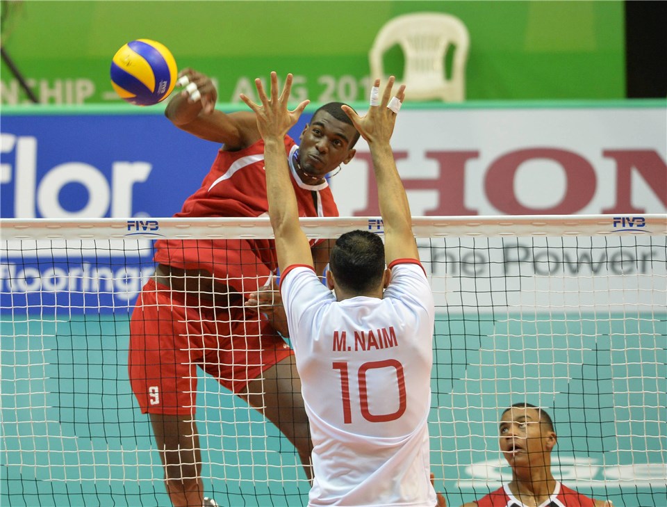 El cubano Liván Osoria, durante el duelo contra los Emiratos Árabes Unidos. Foto: FIVB.