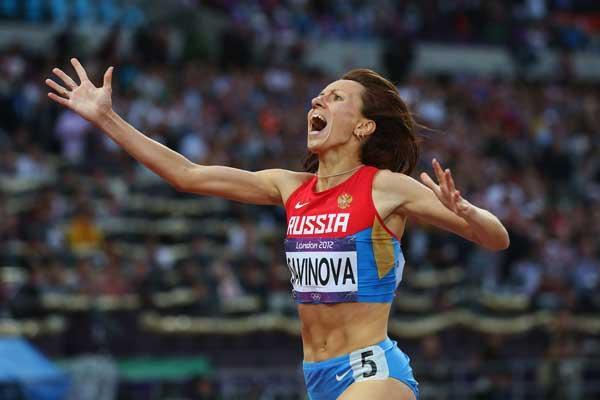 Mariya Savinova, vigente campeona olímpica en los 800 metros, anda envuelta en el escándalo por dopaje.