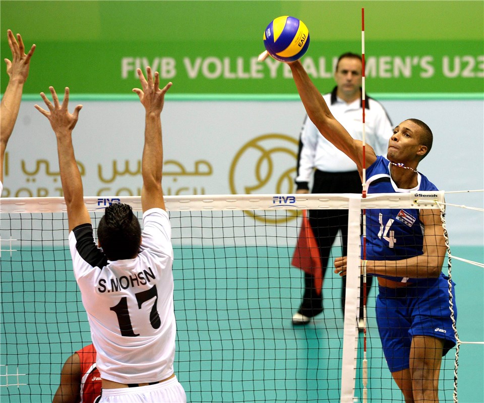 Por el momento Osmany Uriarte ha sido el más destaco a la ofensiva por Cuba. Foto: FIVB.