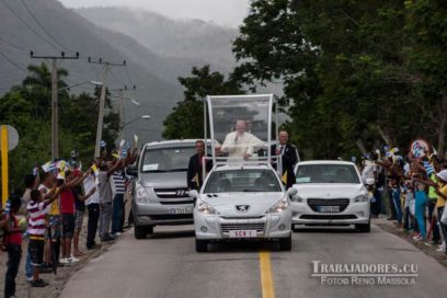 Lluvia acompaña presencia del Papa Francisco en Santiago de Cuba (Video + Fotos)
