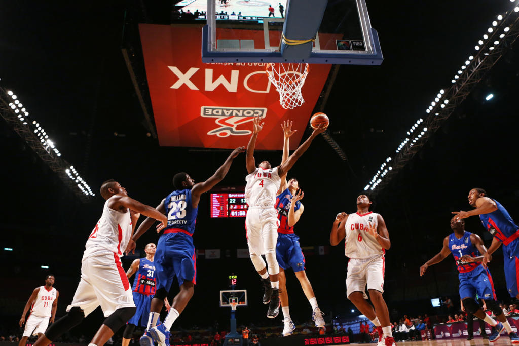 Imágenes del partido entre Cuba y Puerto Rico. Foto: Jon López.