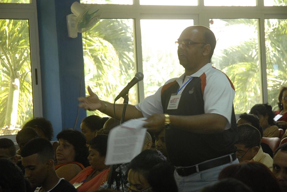 Los participantes evaluaron la prioridad que requiere la atención y orientación a los trabajadores mediante métodos y estilos de trabajo que faciliten su sindicalización voluntaria. Foto: Agustín Borrego Torres