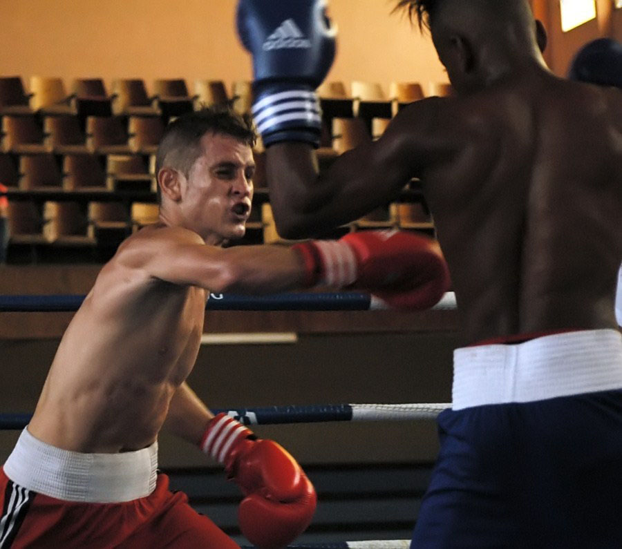 Santiago Amador volvió a ceder frente a Joanhys Argilagos. Foto: César A. Rodríguez.