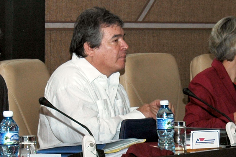 Julián González, Ministro de Cultura de Cuba. Fotos: César A. Rodriguez.