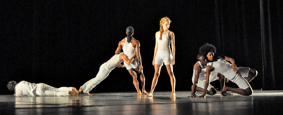 Una escena de Otros caprichos, en el ensayo general del viernes. Foto: Yuris Nórido