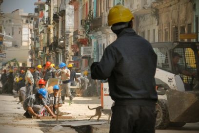Restauran línea soterrada en Centro Habana (+fotos)