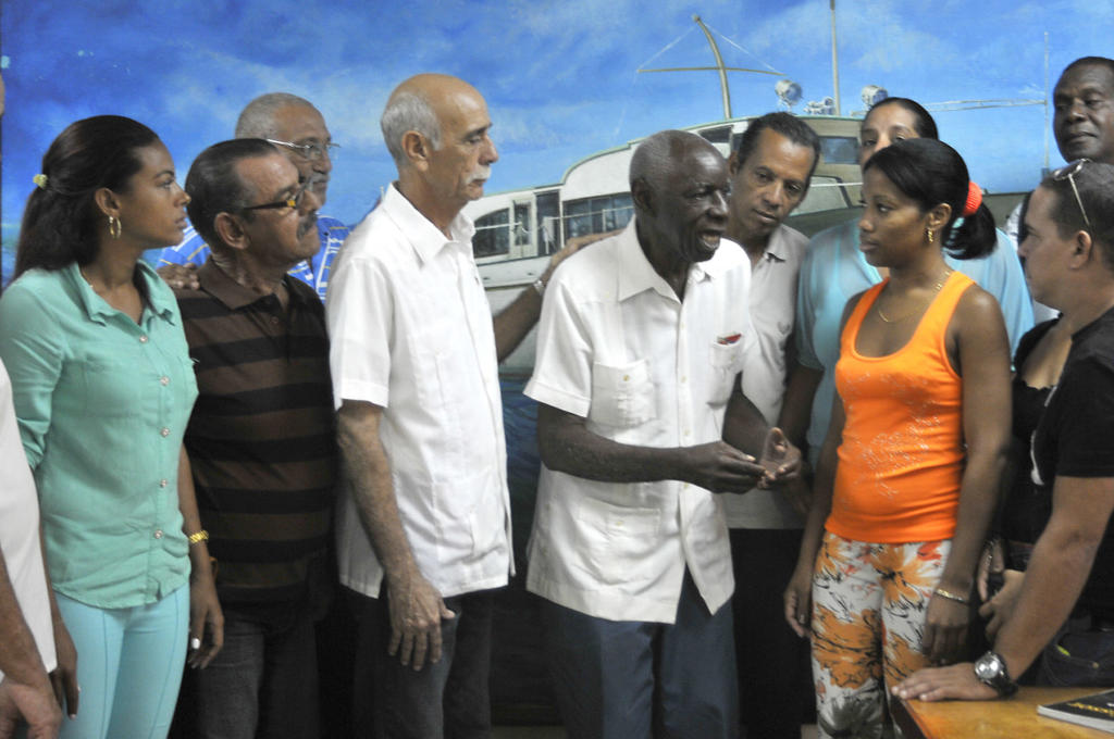 Para los jóvenes dirigentes sindicales resultó fructífero el intercambio con aquellos que ya peinan canas. Foto: José R. Rodríguez Robleda