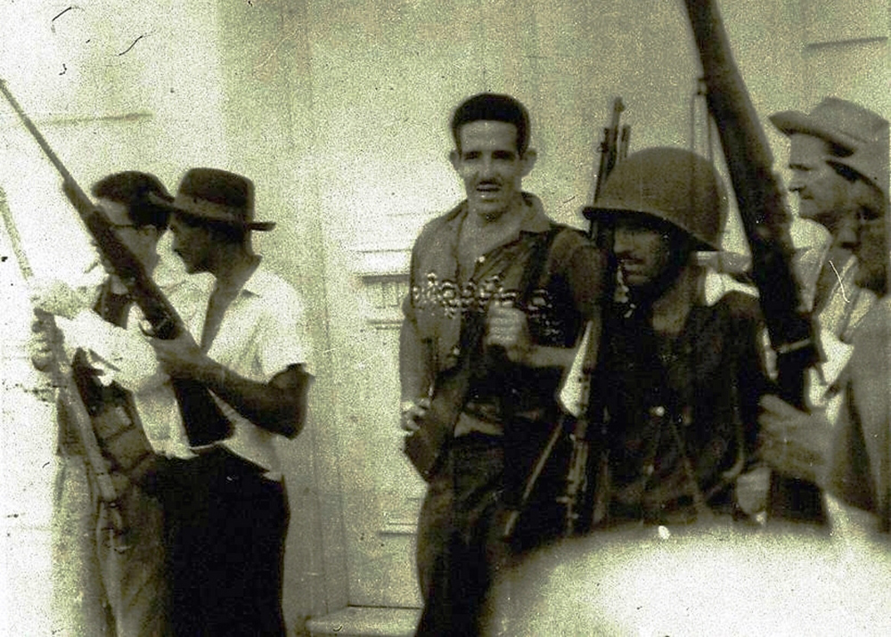 Combatientes cienfuegueros en plena acción el 5 de Septiembre de 1957. Foto: Jorge García