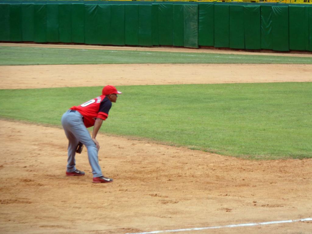 : El polivalente Maikel Castellanos es una de las figuras encargadas de sacar a Santiago de Cuba del marasmo de los últimos años.