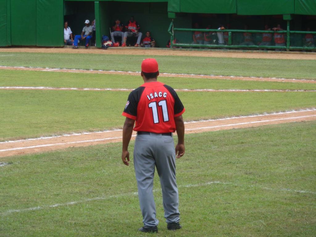 Uno de aquellos vistosos peloteros de los años noventa, Rey Isaac, ahora integra el cuerpo técnico de su selección