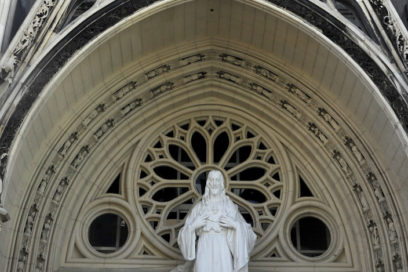 El Papa hace un alto en Reina