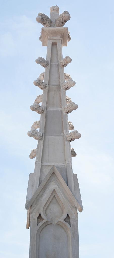 Uno de los pináculos recién reparados. Foto: Roberto Carlos Medina