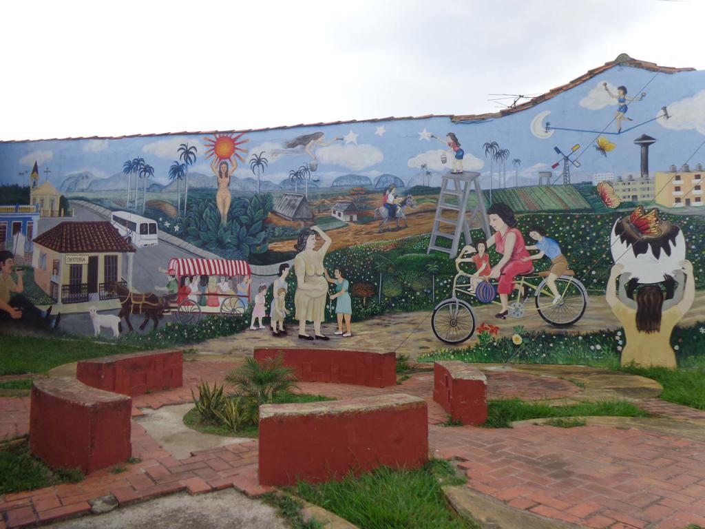 La primera de las paredes restauradas fue Mi Ciudad, completamente hecha por mujeres en 1996. Foto: Eduardo González