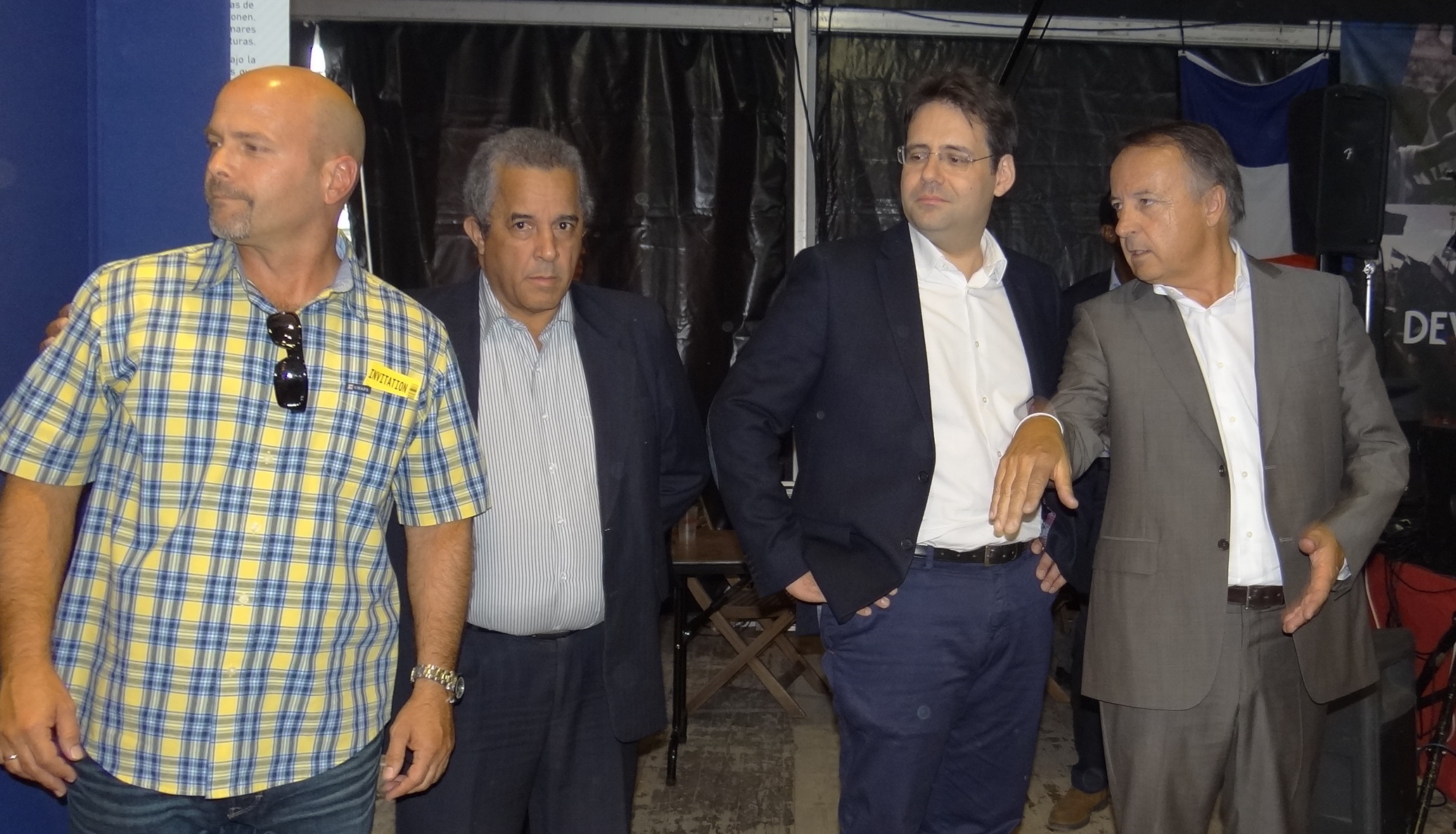Jean Pierre Bel (enviado personal del presidente François Hollande), Matthias Fekl, (Secretario de Estado de Comercio, Turismo y Franceses en el Exterior); Héctor Igarza (embajador de Cuba) y el Héroe cubano, Gerardo Hernández estuvieron entre los participantes en el Foro Económico Francia-Cuba en la Fiesta de L´Humanité. Foto: Yimel Díaz