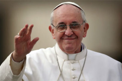 Anuncian regulaciones laborales y educativas por visita del Papa