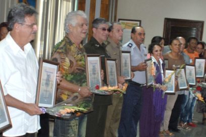 Entrega la CTC reconocimientos por aportes a la cultura nacional