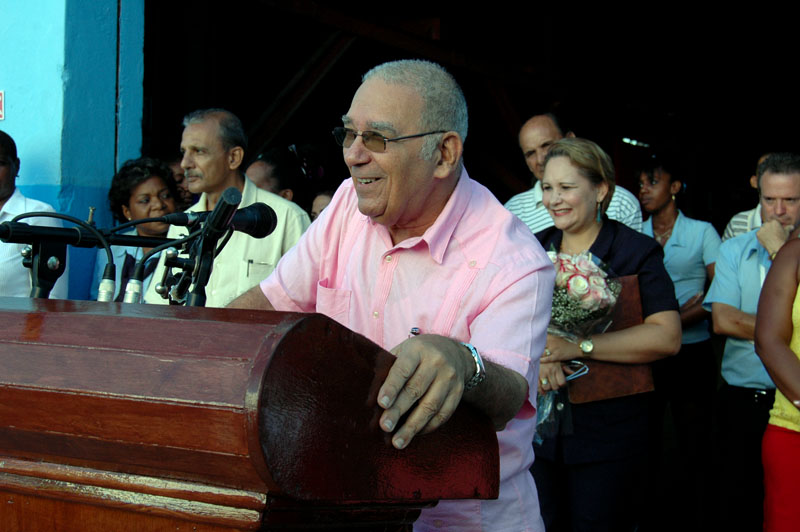 Una significativa reducción de las importaciones significará la producción de medicamentos en el país este año, expresó Carlos Manuel Gutiérrez, presidente de BioCubafarma. Foto: César A. Rodríguez