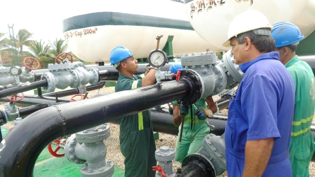 El bloqueo obliga a sustituir 30 de estas bombas. Foto: Noryis