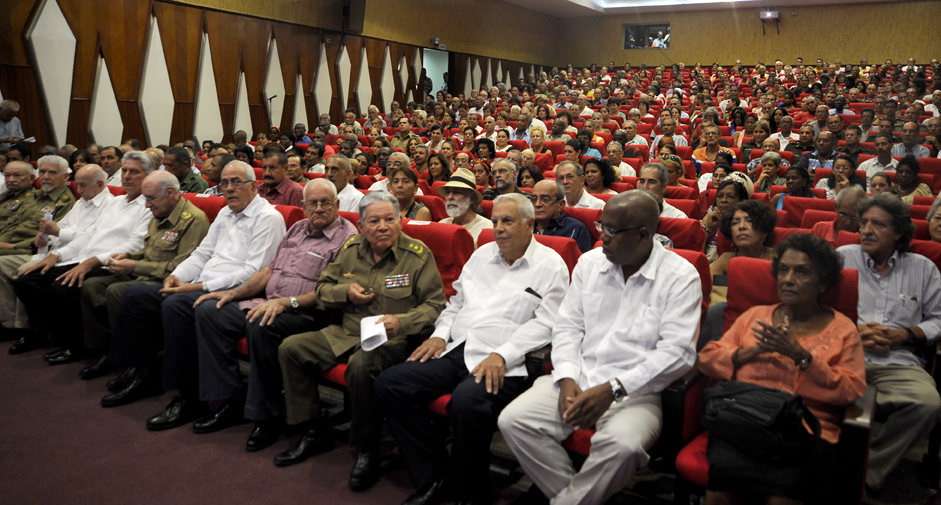 Dirigentes del Partido, trabajadores de Granma y otros invitados estuvieron presentes en la conmemoración