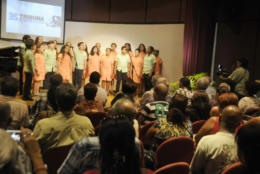 Las armoniosas voces de los niños del Coro Diminuto amenizaron la actividad. Foto: Roberto Carlos Medina