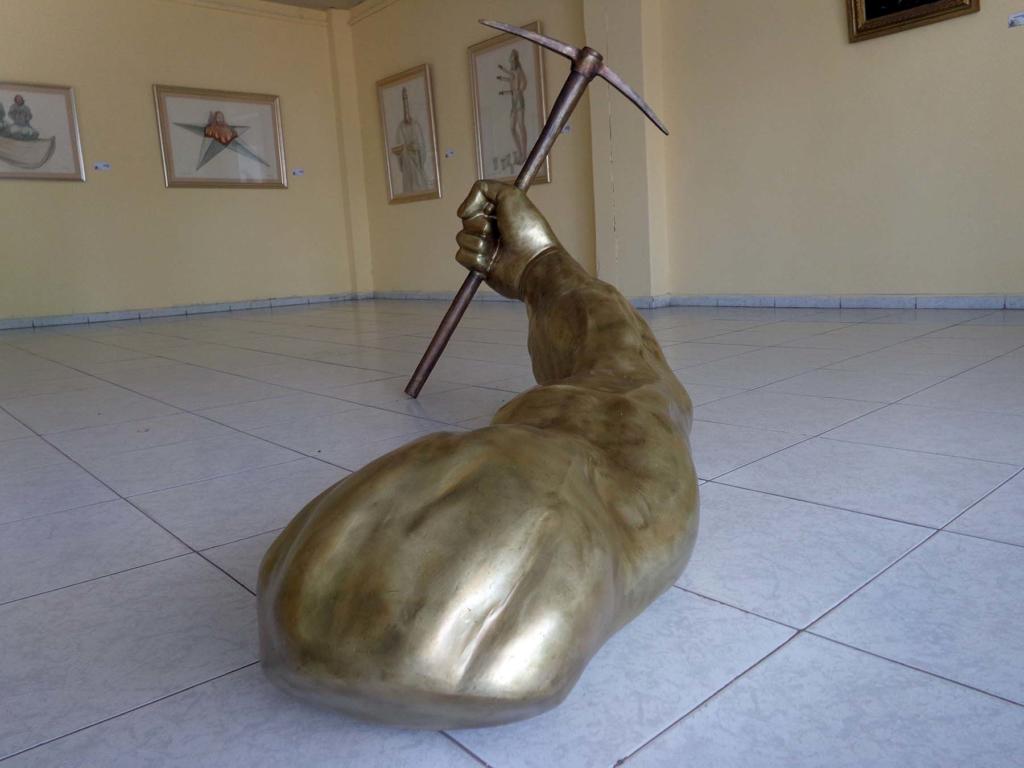 La galería del telecentro provincial Telepinar, muestra la exposición del reconocido artista invitado Esterio Segura. Foto: Eduardo González Martínez