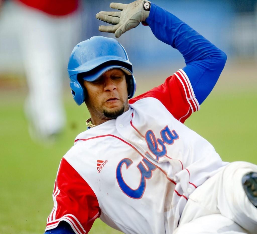 Yulieski Gurriel regresa al equipo Cuba tras su ausencia a los Juegos Panamericanos de Toronto.