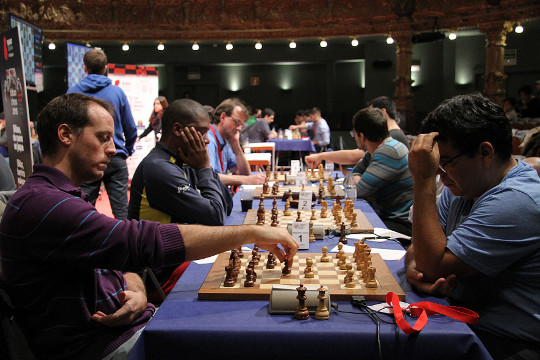 Francisco Vallejo (primero a la izquierda) es uno de los principales candidatos a la corona del Campeonato Iberoamericano. Foto: cortesía del autor