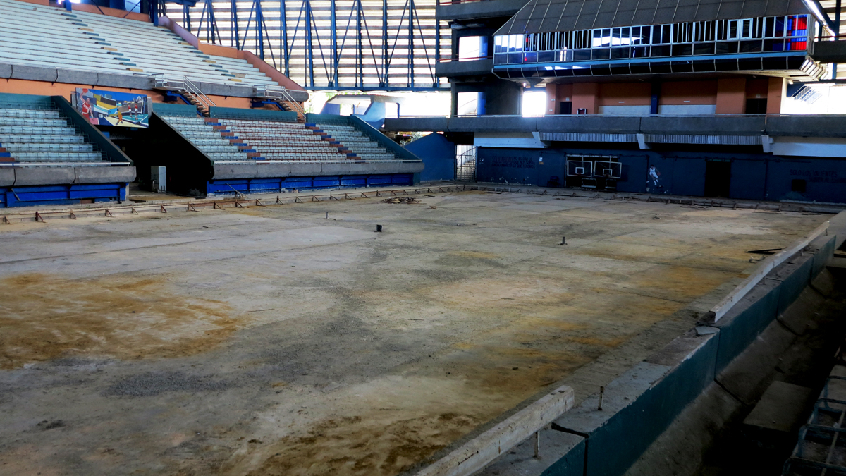 Sobre la nueva superficie de hormigón (1056 metros cuadrados) será instalado el tabloncillo.