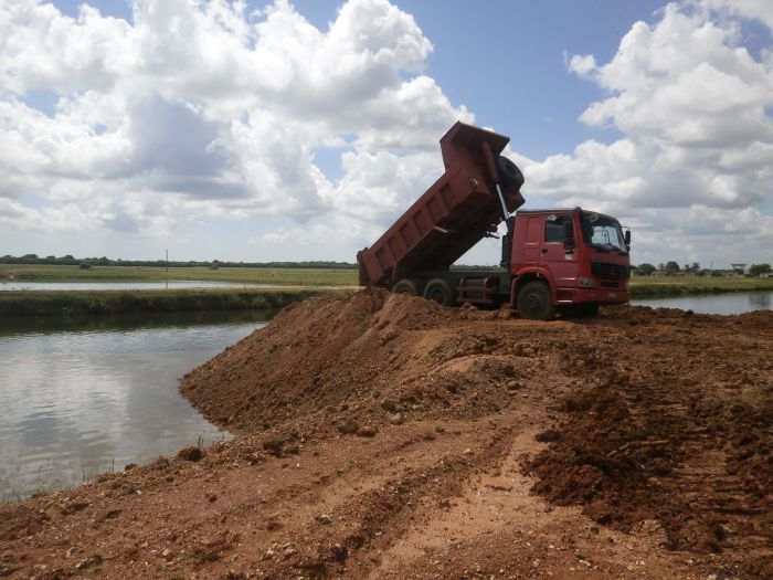 El movimiento de tierra es asumido por fuerzas de Pinar del Río y Sancti Spíritus. Foto: Elisdany Ceballos