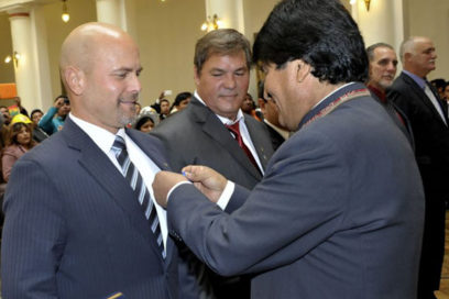 Evo Morales condecora a Héroes Cubanos de visita en Bolivia (+ Video)