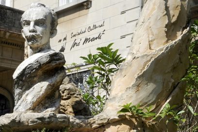 Hay que mirar hacia Martí