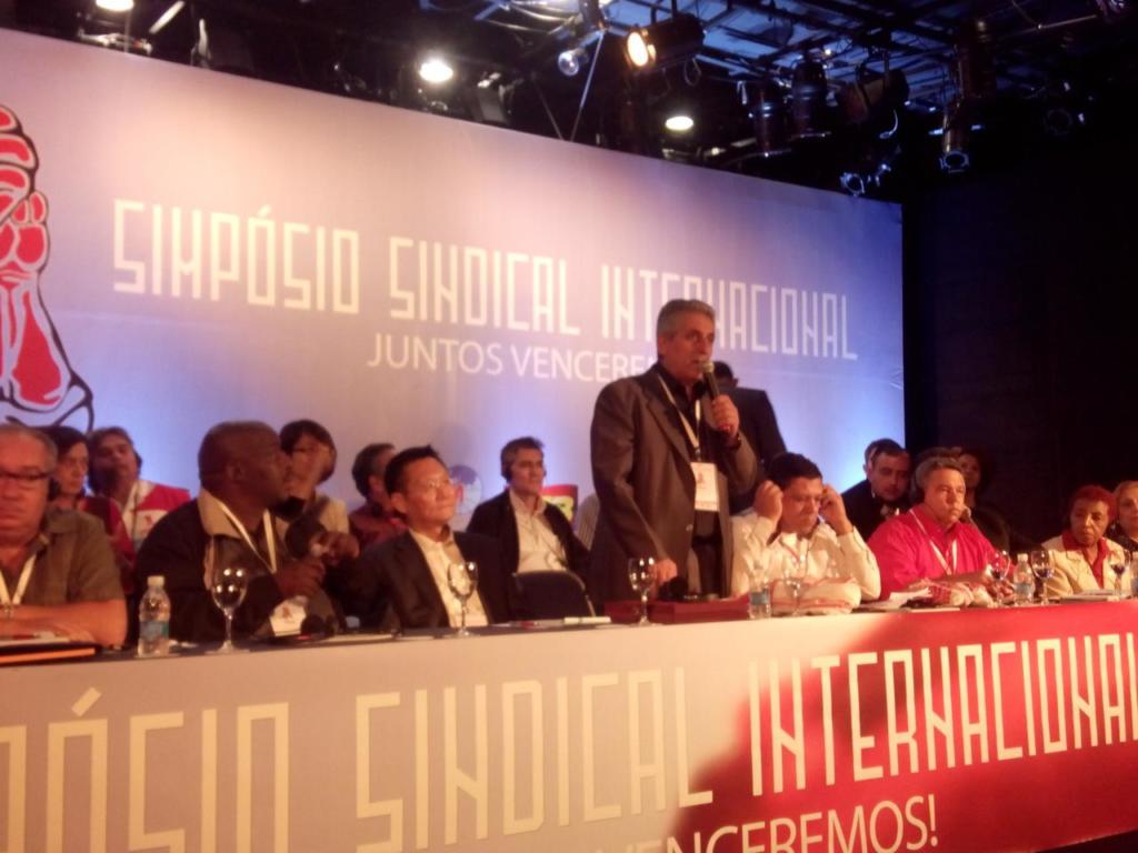 Mavrikos en acto fsm en Brasil