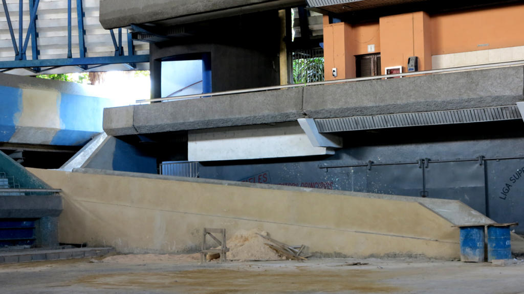El vial de acceso a la instalación tiene tres metros de ancho y fue terninado hace nueve meses, declaró Tondique.