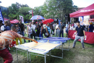 En los exteriores de ExpoCuba muestran otras habilidades. Foto: Agustín Borrego Torres