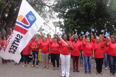 Abanderada delegación santiaguera a Primera Conferencia del Sindicato de la Educación, la Ciencias y el Deporte