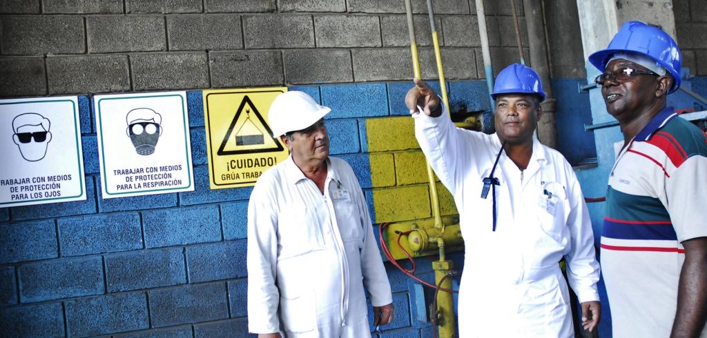 De izquierda a derecha, Miguel Ángel García, Nelson Moya y Marcial Aldama. Foto: Agustín Borrego Torres