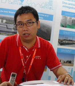 Felipe Zhang representante de la  empresa en Cuba.Foto: Heriberto González
