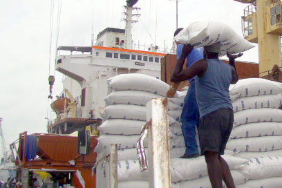 Estibadores portuarios: con la economía al hombro