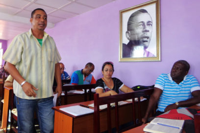 El salario medio crece, pero con algunas jorobas