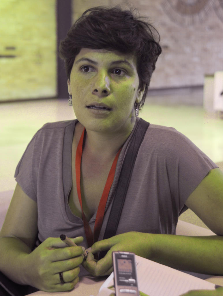 El problema de la vivienda sigue siendo un reto, que asumimos con el gobierno local y también con la población, asegura la arquitecta Ailena Alberto Águila. Foto: Roberto Carlos Medina