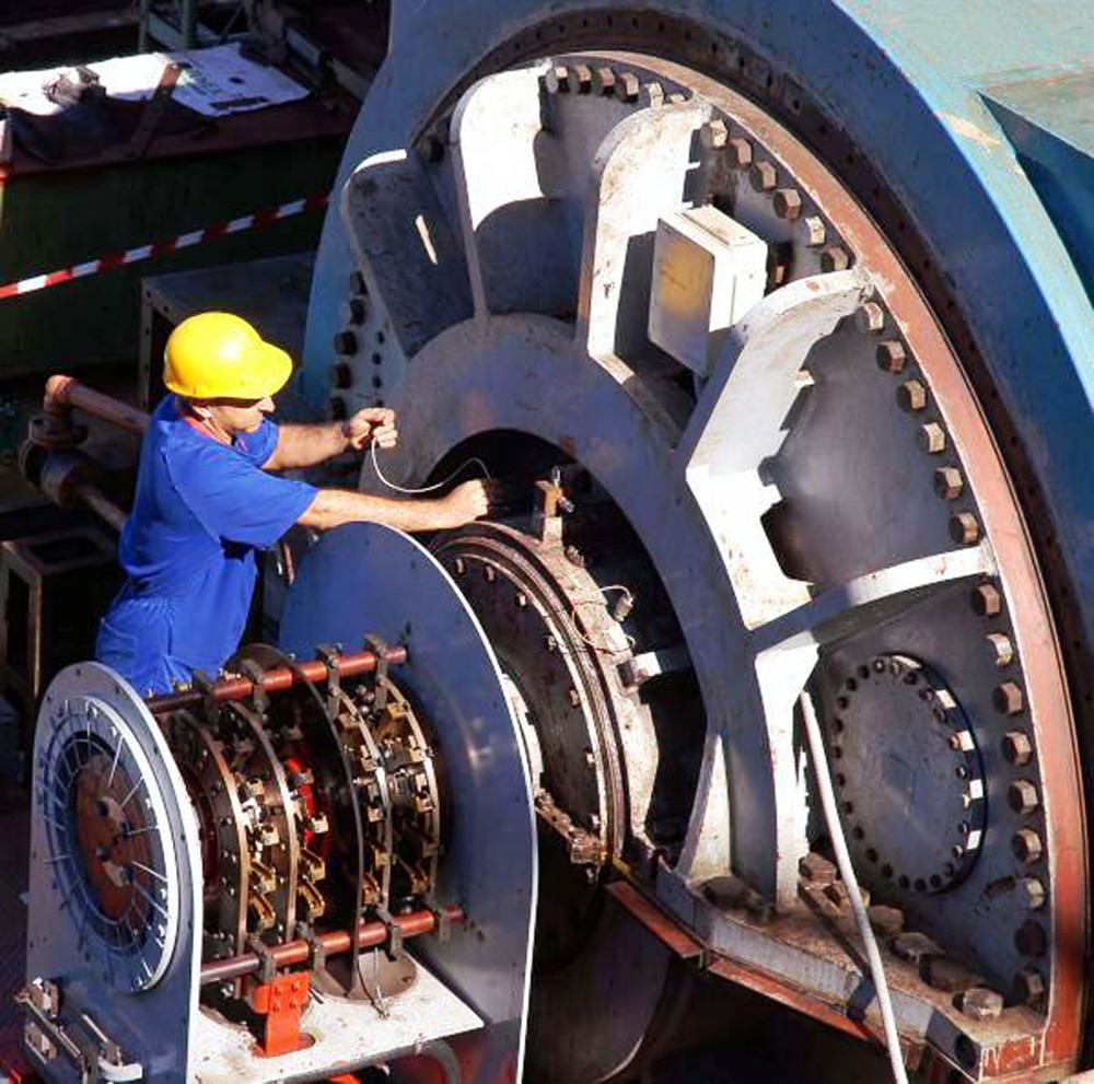 En los mantenimientos los trabajos se hacen más complejos, pero prima la prevención para evitar accidentes. Foto: Ramón Barrera