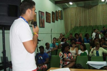 Sesiona taller nacional de Redes Sociales Comunitarias vinculadas al Cenesex