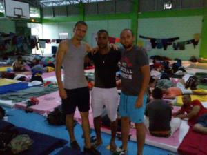 En la foto, de izquierda a derecha, Oscar Alberto Santana, Yordano Remberto y René Martínez Samada, quien este domingo nos ofreció su testimonio desde el centro de acogida de Uppala