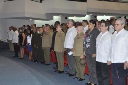 Presidió Raúl el acto por el aniversario 40 de la independencia de Angola