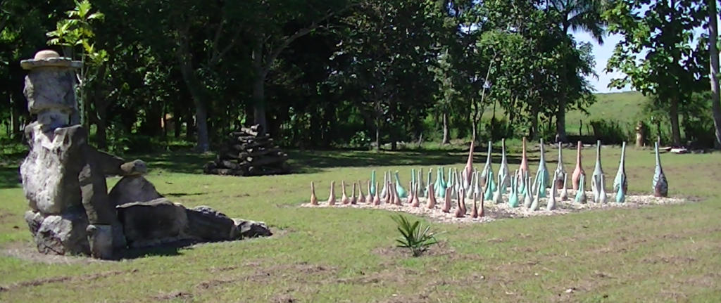 La pradera de las esculturas, acogedor sitio en la finca de los Correa, sede principal de Arte del Fuego. Foto: Jorge Rivas