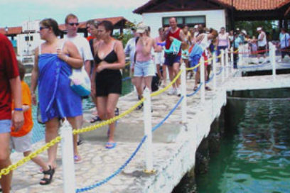 Tres millones de turistas extranjeros visitan Cuba en lo que va de 2015